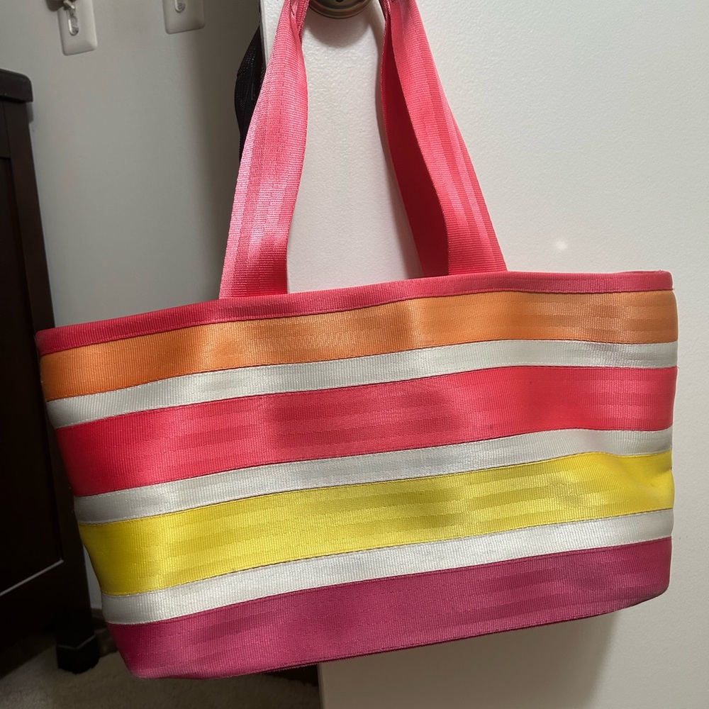 Pre-loved genuine Harvey seatbelt large Hampton tote in sherbert